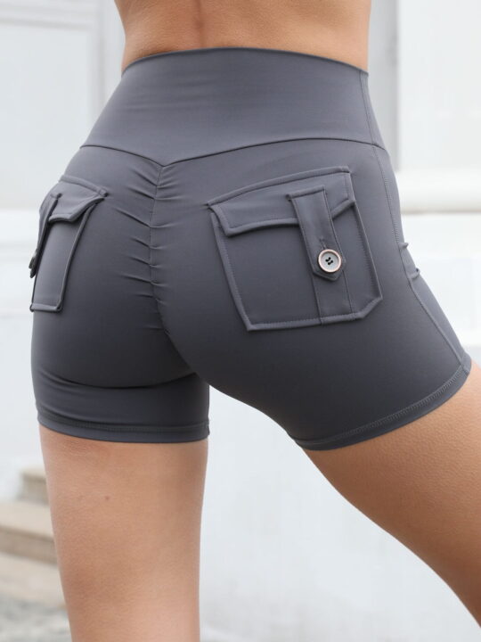 Move with Grace & Ease in our Flattering Balance & Movement Scrunch Butt Cargo Pocket Yoga Shorts - Show Off Your Curves & Feel the Comfort!