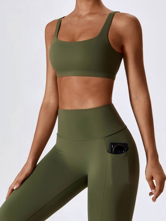 Treat Yourself to a Stylish and Supportive Square Neck Backless Workout Bra - Perfect for Your Active Lifestyle!