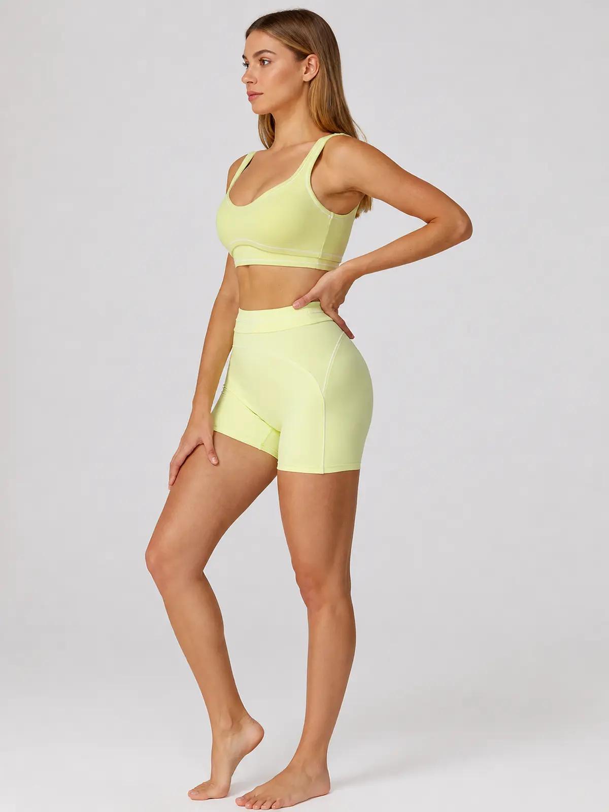 Contrast Rhythm Scoop-Neck Contrast-Trim Sports Bra — lime green — general — authoritative variation match