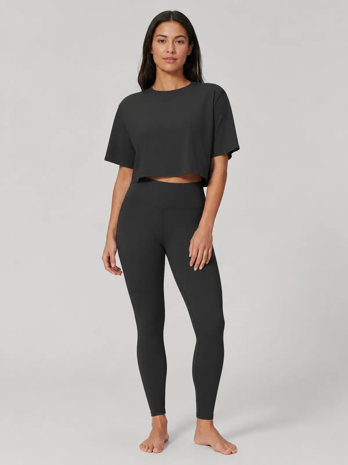 Daylily Note Cropped Short-Sleeve Crew-Neck Yoga T-Shirt — black — crop-top — authoritative variation match