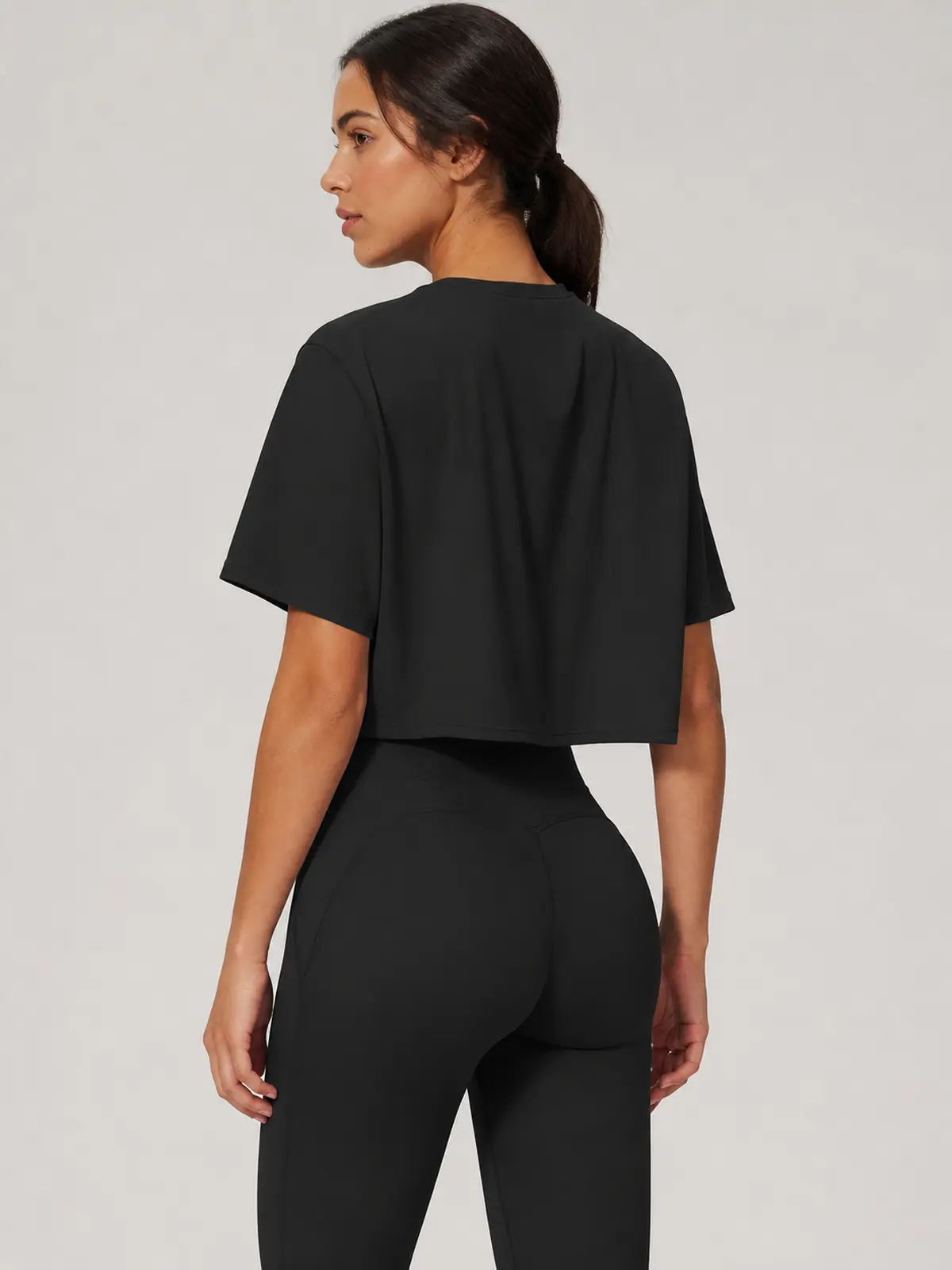 Daylily Note Cropped Short-Sleeve Crew-Neck Yoga T-Shirt — black — general — authoritative variation match