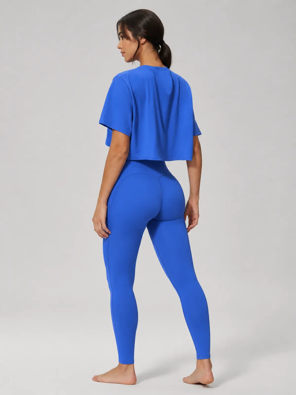 Daylily Note Cropped Short-Sleeve Crew-Neck Yoga T-Shirt — royal blue — crop-top — authoritative variation match