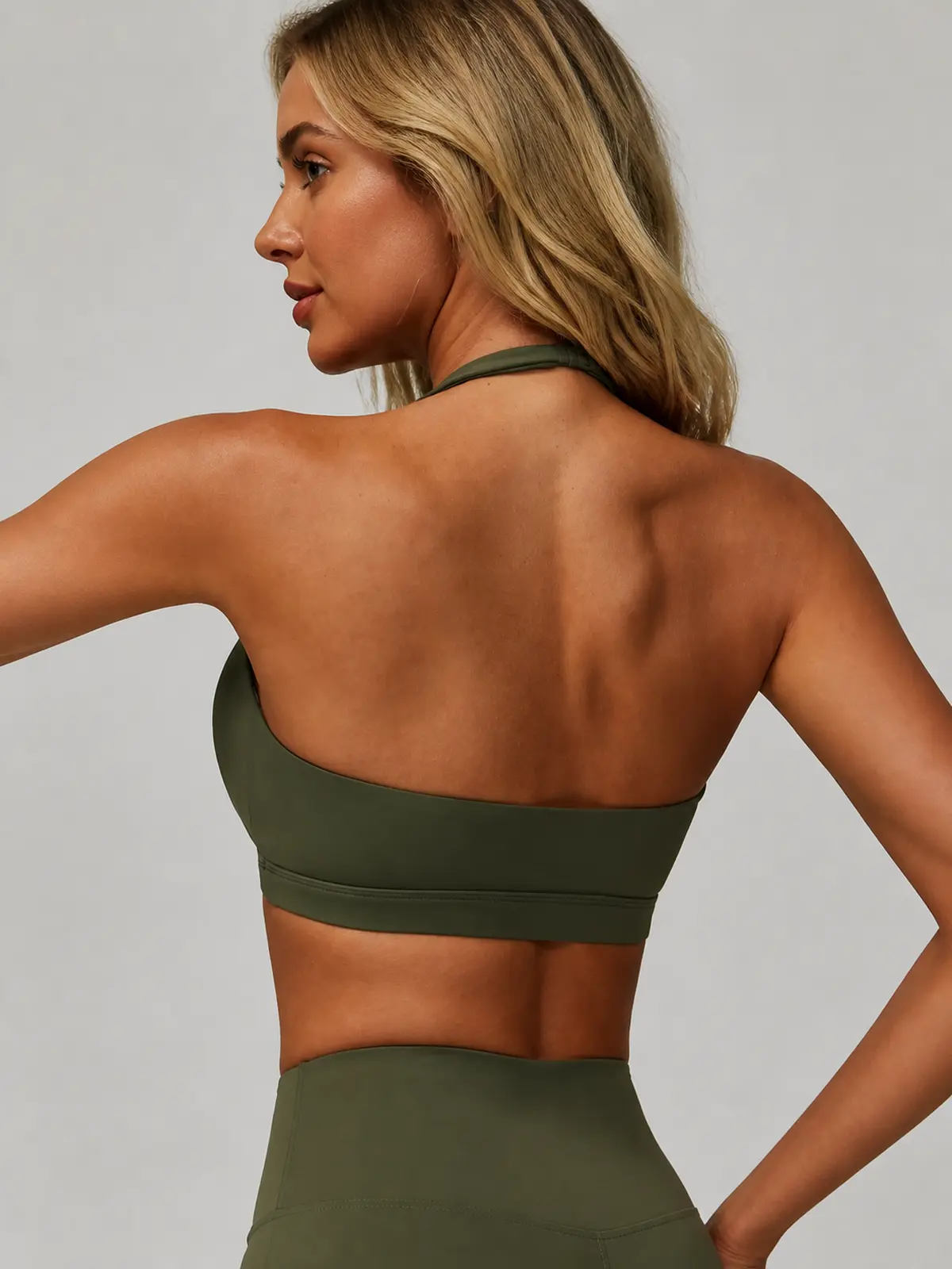 Still Arc Square-Neck Sports Bra — olive green — top-leggings-set — authoritative variation match
