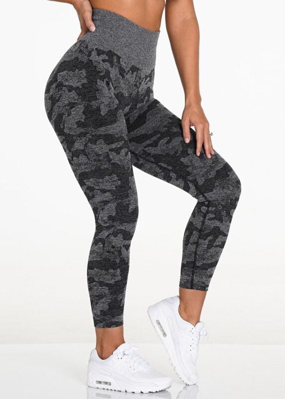 Camo-Printed Stretchy Yoga Leggings with Booty-Accentuating Design - Feel Confident and Comfortable!