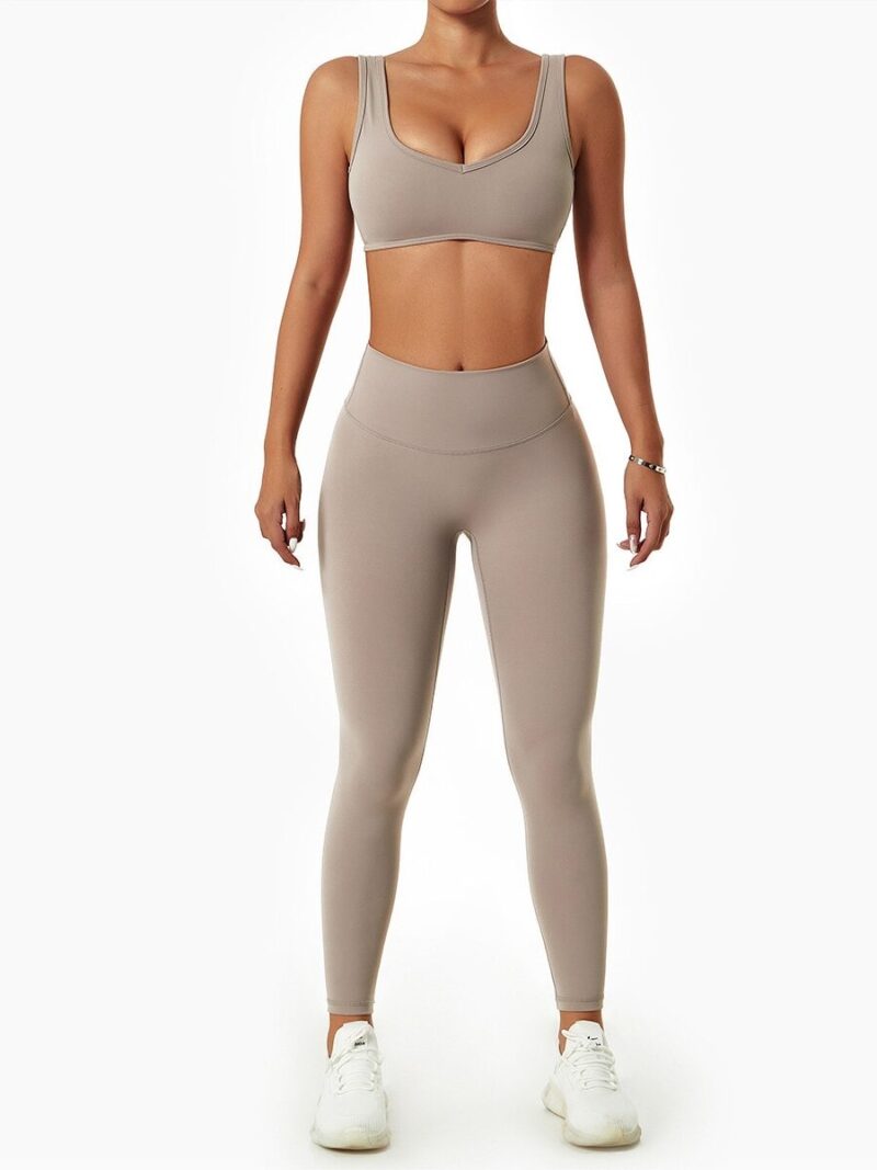 Experience the Mindful Elegance of our High Waist Yoga Set - Feel Relaxed & Comfortable While You Stretch & Move!