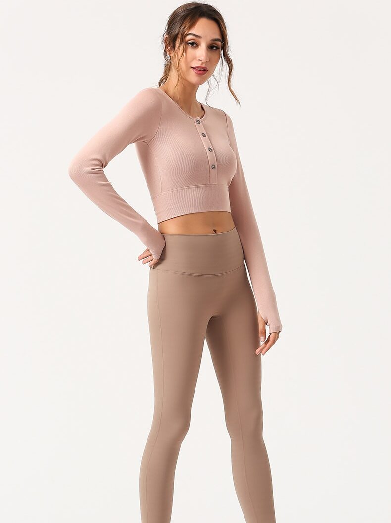 Feel the Elegance & Flow in This Stylish Long Sleeve Fitness Crop Top - Perfect for Working Out or Everyday Wear!