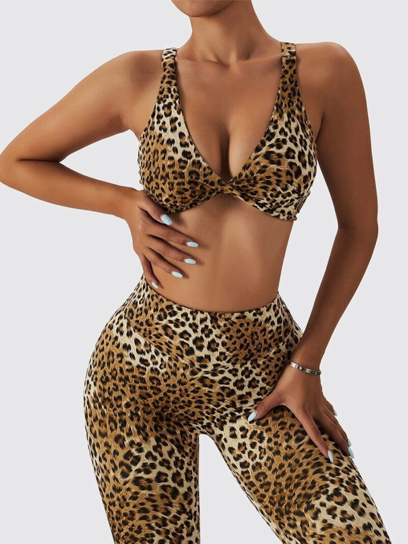 Wildly Sexy Leopard Print Flow Yoga Leggings Set - For an Unforgettable Workout!