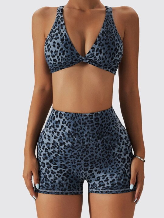 

Wildly Stylish Leopard Flow Yoga Leggings Set - Perfect for Yogis Who Want To Look and Feel Fabulous!