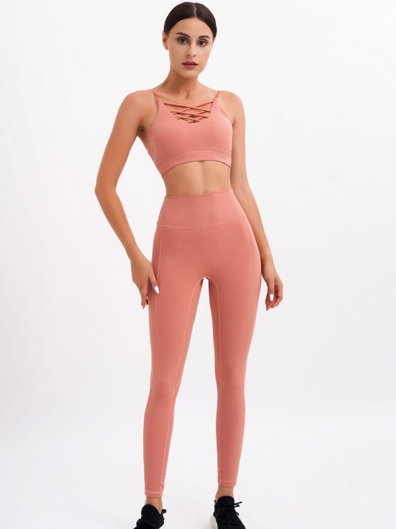 Find your equilibrium in our Scrunch Butt High Waisted 2-Piece Yoga Set - Aesthetic and Athletic!