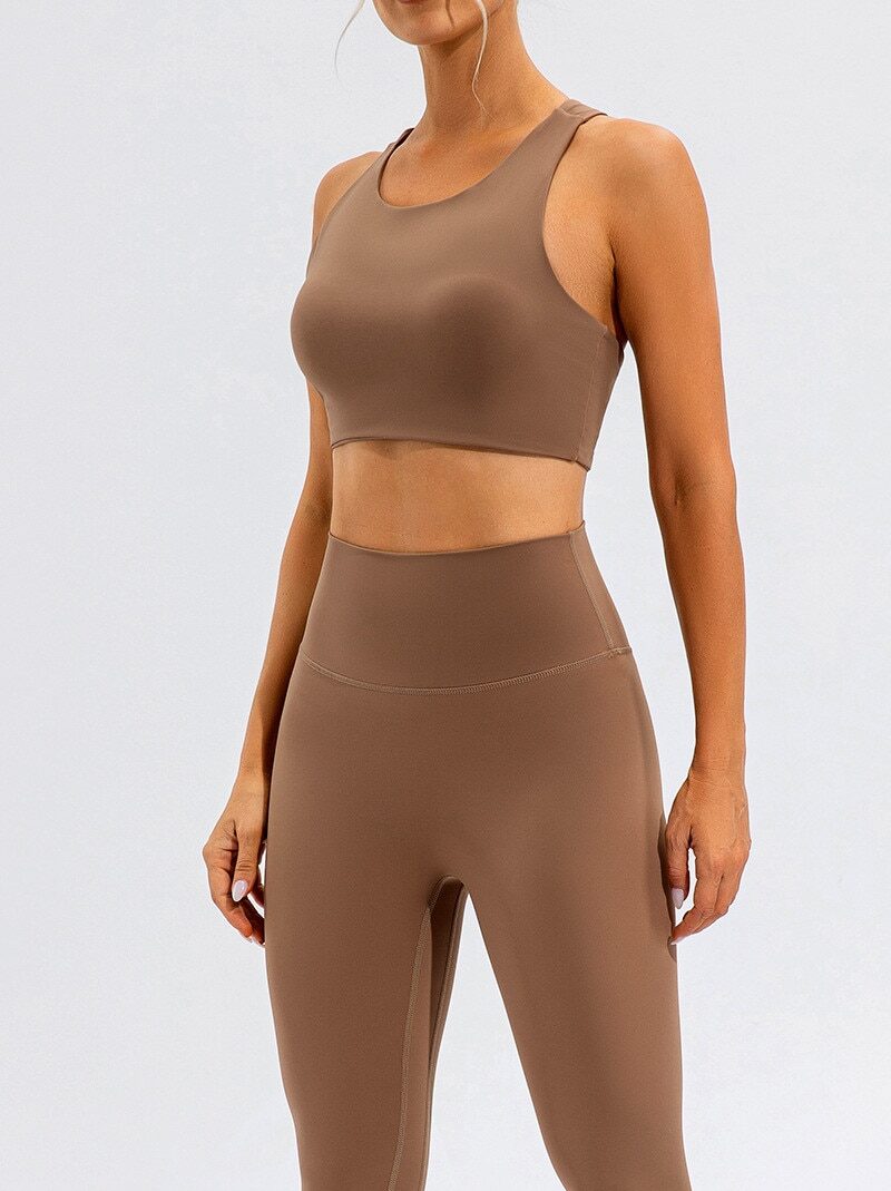 Vinyasa Essentia Core Yoga Set with Compression Fit and Asymmetrical Back - Feel the Power and Comfort!