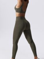 Look and Feel Amazing with this V-Cut Fitness Top & Push Up Leggings 2-Piece Set - Flaunt Your Sexy Flex!