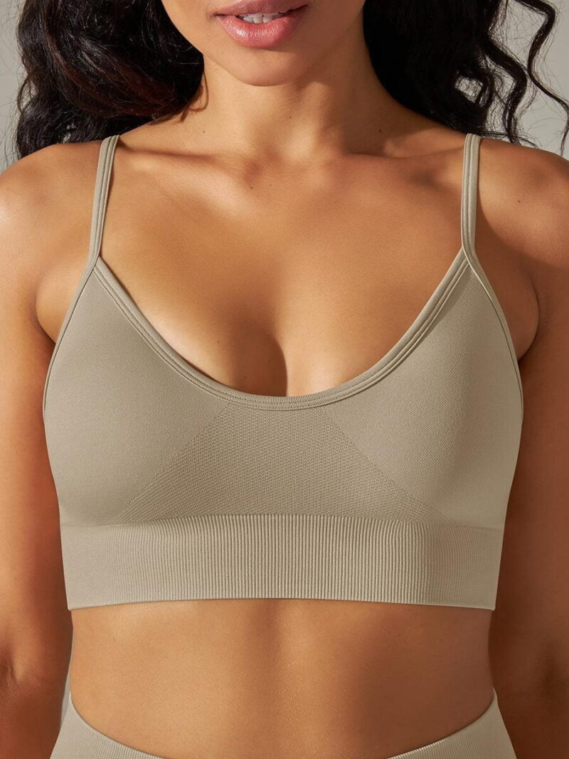 Balance Your Workouts with Seamless Adjustable Caliber Sports Bra - Maximum Comfort for High-Impact Performance!