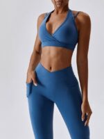 Double Strap Halter Neck Bra & V-Waist Leggings with Pockets: A Comfortable and Stylish Set for Any Occasion