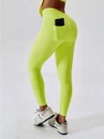 Dynamic Duo: Adjustable Halter Neck Sports Bra & V-Shaped High Waist Leggings Set - Perfect for Workouts & Everyday Wear!