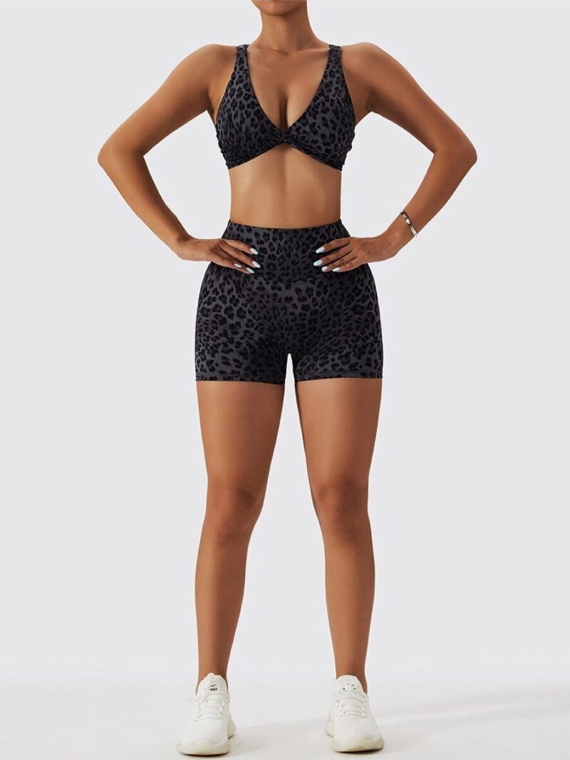 Fashion-Forward Leopard Print High-Waisted Yoga Shorts with Elastic Scrunch-Butt Detail