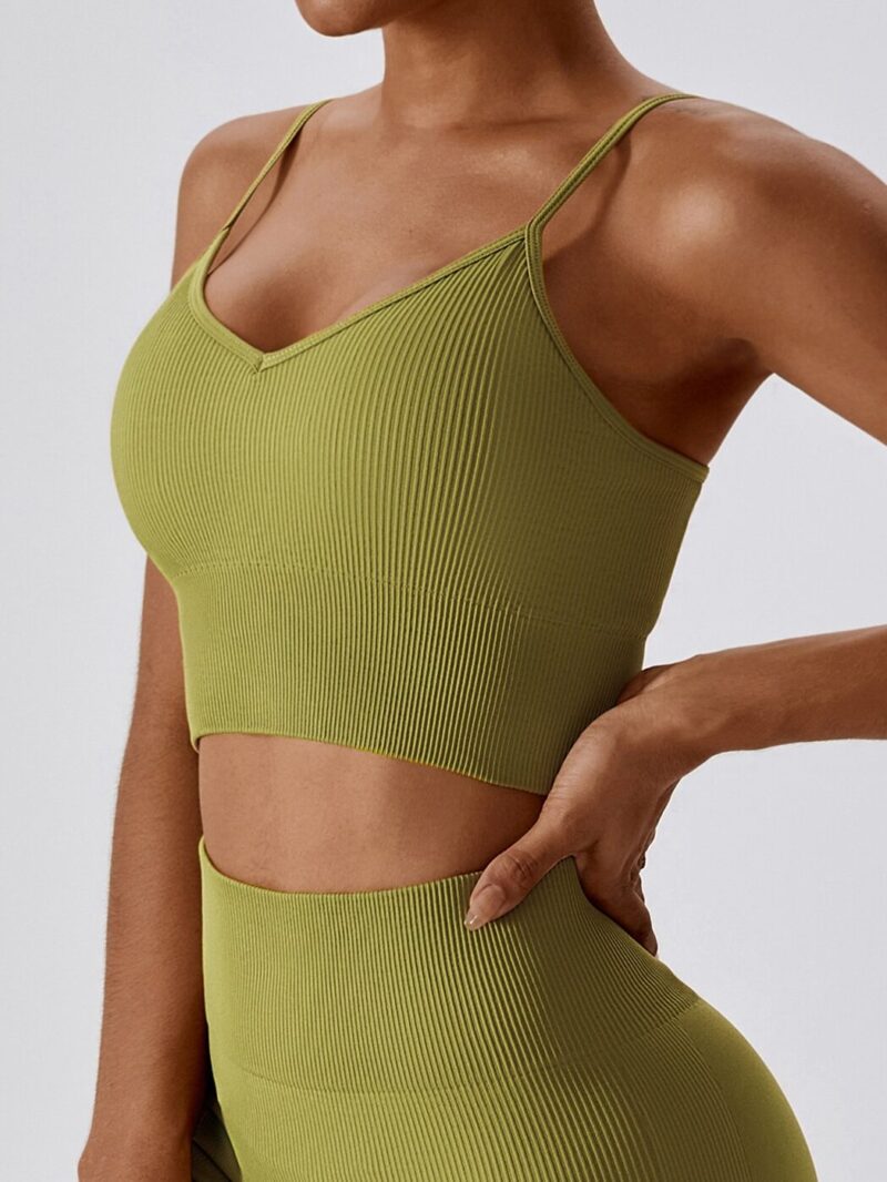 High-Performance Seamless Ribbed Sports Bra with Ultra Thin Shoulder Straps for Athletic Comfort and Style