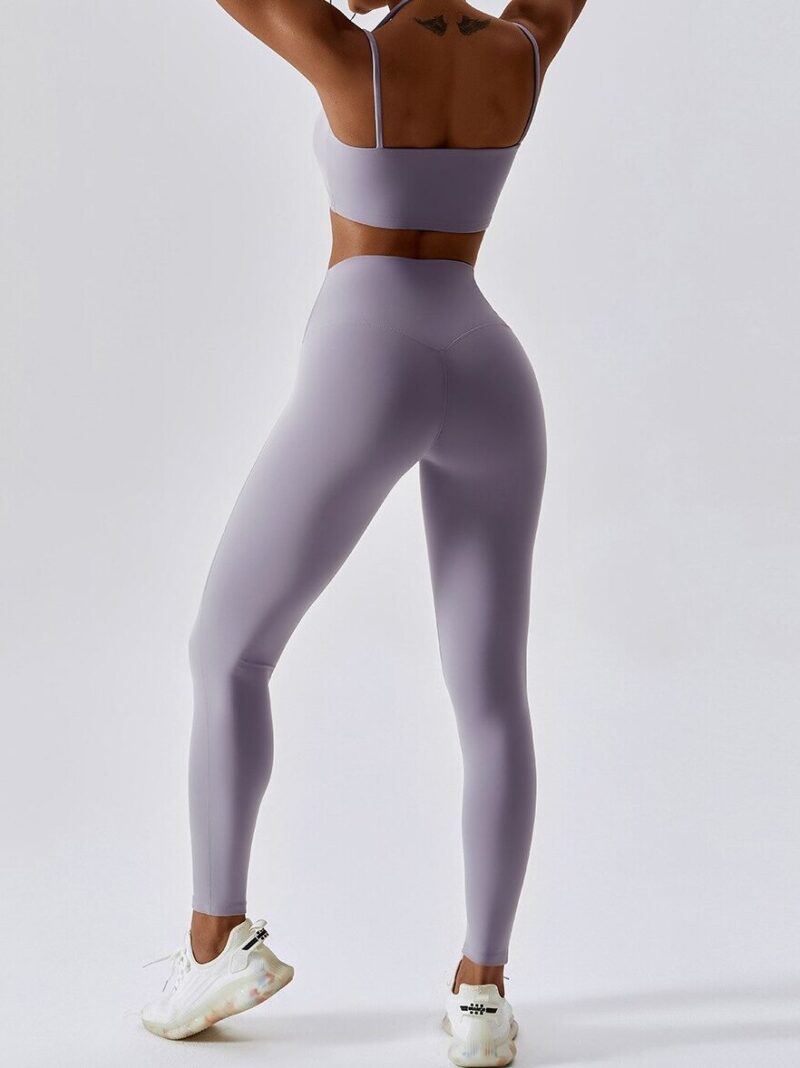 Indulge in Comfort & Style: Seamless Strappy Sports Bra & High Waist Leggings Set - Perfect for Yoga, Running & Fitness.