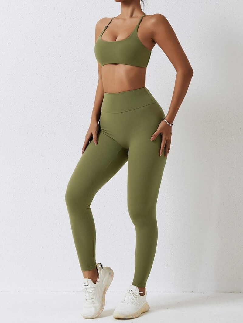 Look & Feel Sexy in This Low Impact Backless Padded Sports Bra & Scrunch Butt Leggings Set - Perfect for Working Out or Lounging Around!