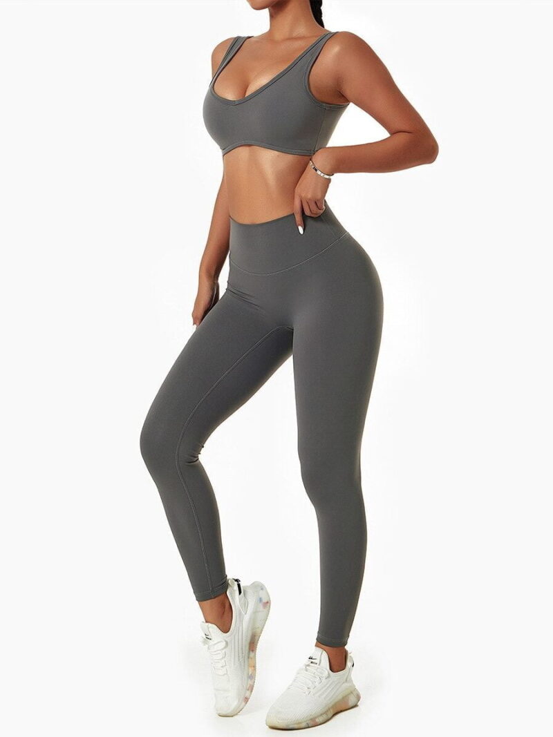 Look and Feel Fabulous in this High-Waisted Seamless Leggings & Padded Sports Bra Set - Perfect for Working Out, Yoga, Running, and More!