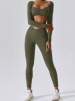 Sculpt Your Figure with our Sexy Scrunched Top Long Sleeve & V-Waisted Sports Leggings Set - Perfect for Working Out and Lounging!