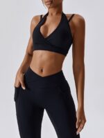 Sensual Double Strap Halter Neck Bra & V-Waist Leggings with Pockets Set - Perfect for a Sexy Night Out!