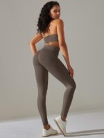 Sensual Halter Sports Bra & High Waisted Leggings Set with Breathable Comfort and Optimal Movement for the Active Woman