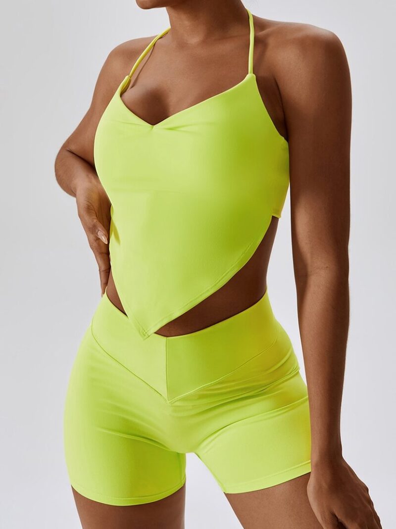 Sexy Adjustable Halter Neck Sports Bra & Flattering V-Shaped High Waist Shorts Set - Perfect for Working Out & Lounging!