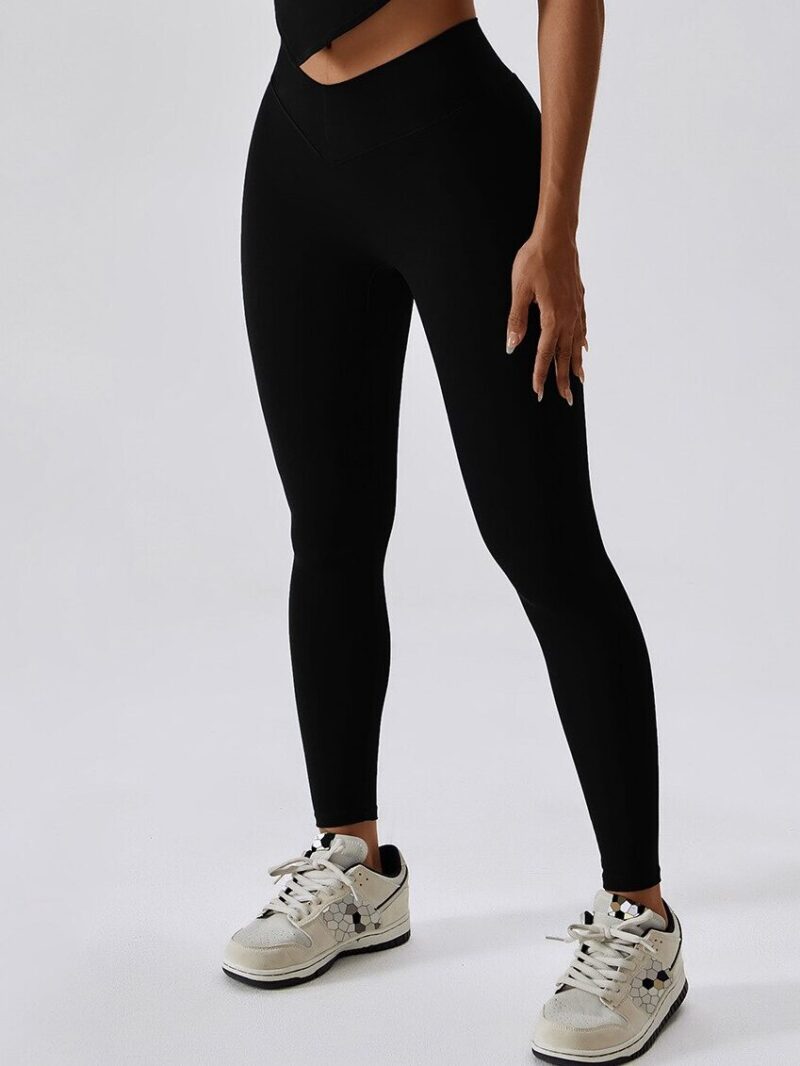 Sexy V-Cut High-Rise Leggings with Pockets - Perfect for Showing Off Your Curves!