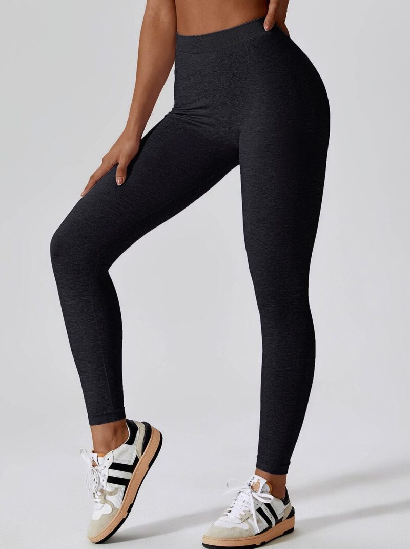 Shapely Seamless Scrunch Butt Leggings with V-Cut Styling