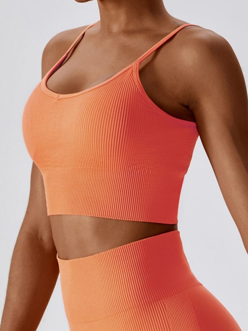 Stay Comfy and Supported in this Seamless Ribbed Sports Bra with Thin, Adjustable Shoulder Straps for Optimal Comfort and Mobility