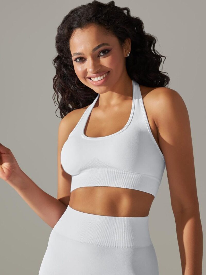 Sweat in Style: Backless Halter Sports Bra for Maximum Breathable Comfort