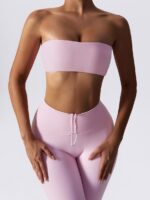 This Strapless Sports Bra and Push Up Elastic High-Waist Leggings Set is designed to flatter your figure and keep you comfortable while you work out. This set features a supportive strapless sports bra and high-waist le