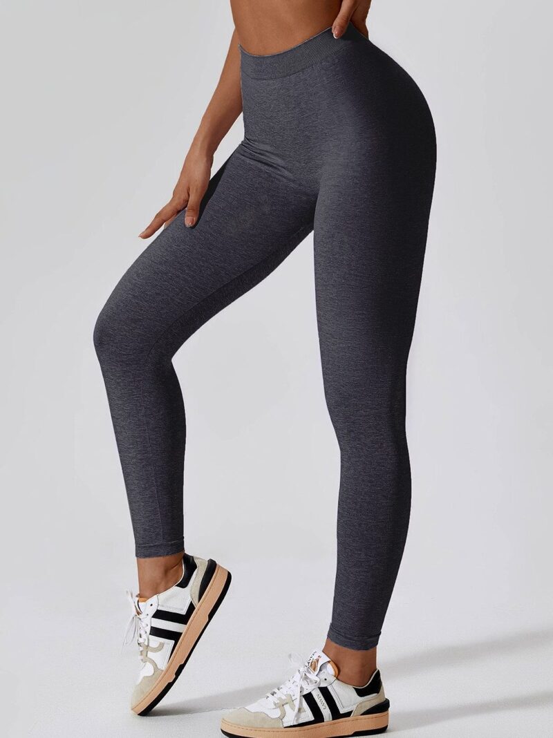 V-Shaped Sexy Seamless Scrunch Butt Leggings - Perfect for Booty Enhancing Workouts!