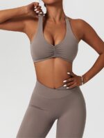 Womens Halter Neck Scrunch Sports Bra and V-Shaped High Waisted Leggings Set - Sexy, Stylish, and Supportive Fitness Outfit for the Active Woman