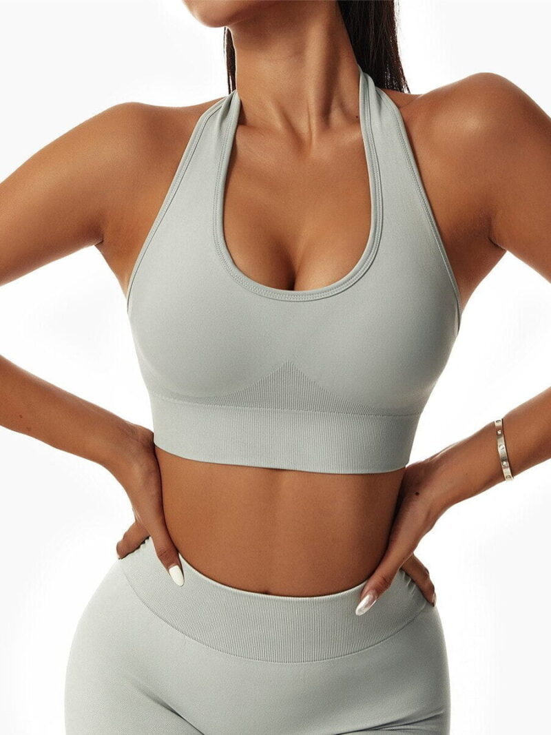 Comfy & Supportive Halter Neck Sports Bra: Stretchy Pull Up Design for Maximum Comfort & Mobility
