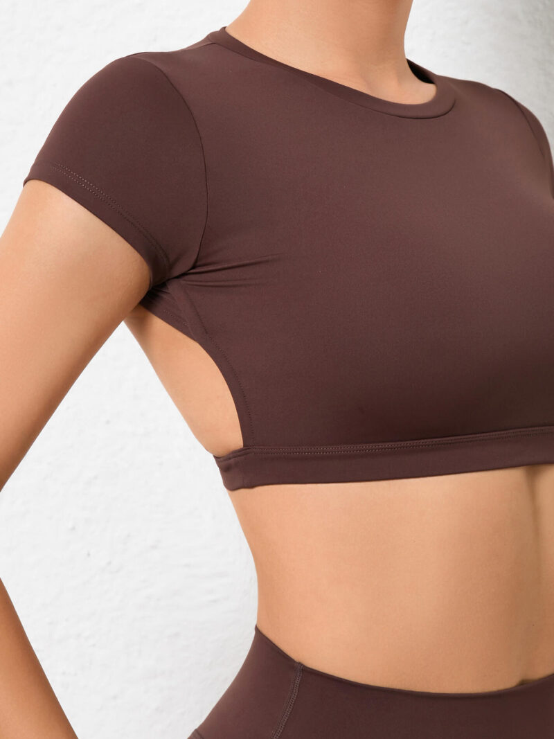 Fashion-Forward Compression Sports Crop Top - Backless & Breathable