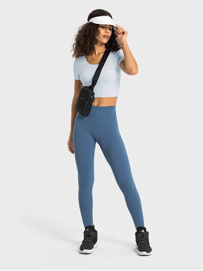 Feel Comfortable and Look Fabulous in this Stylish Stretchy Scrunch Back Sports Crop Top!
