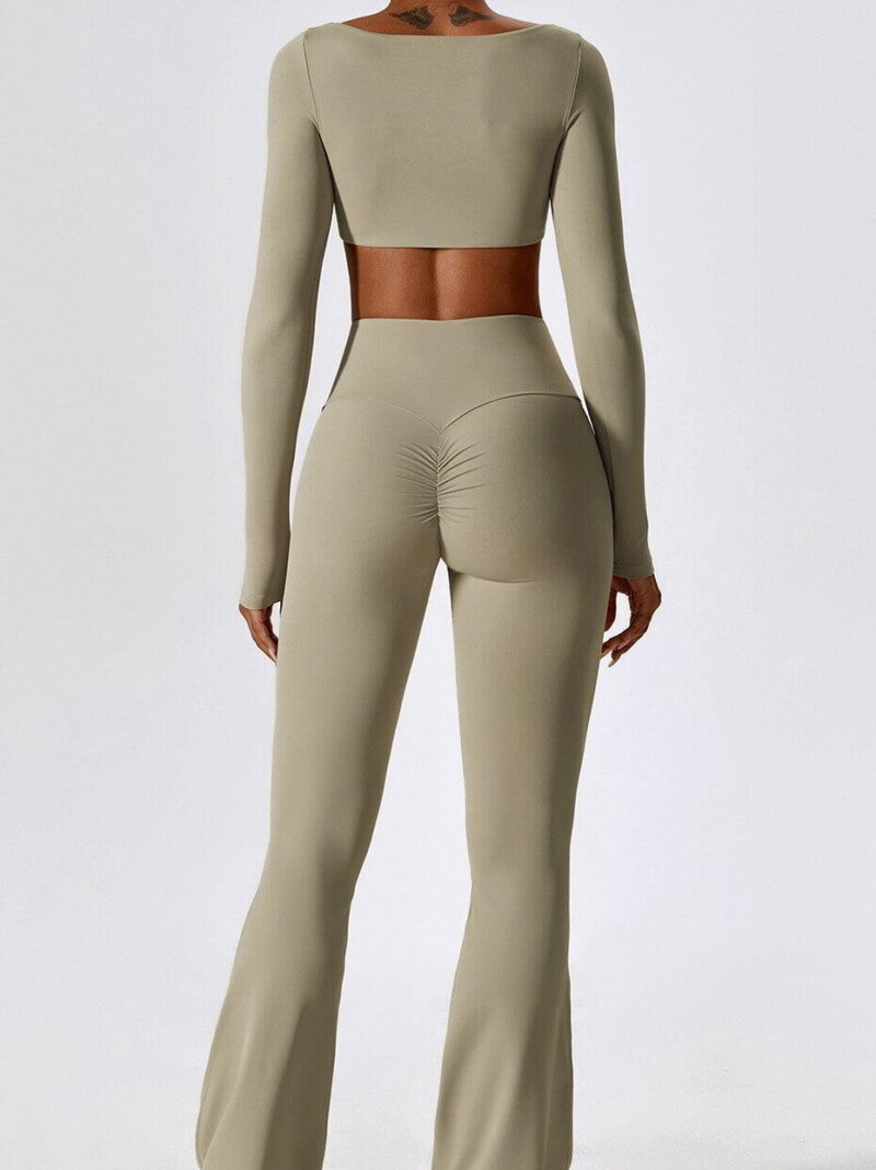 Flattering Fitted Long-Sleeve Cropped Top with Integrated Supportive Bra