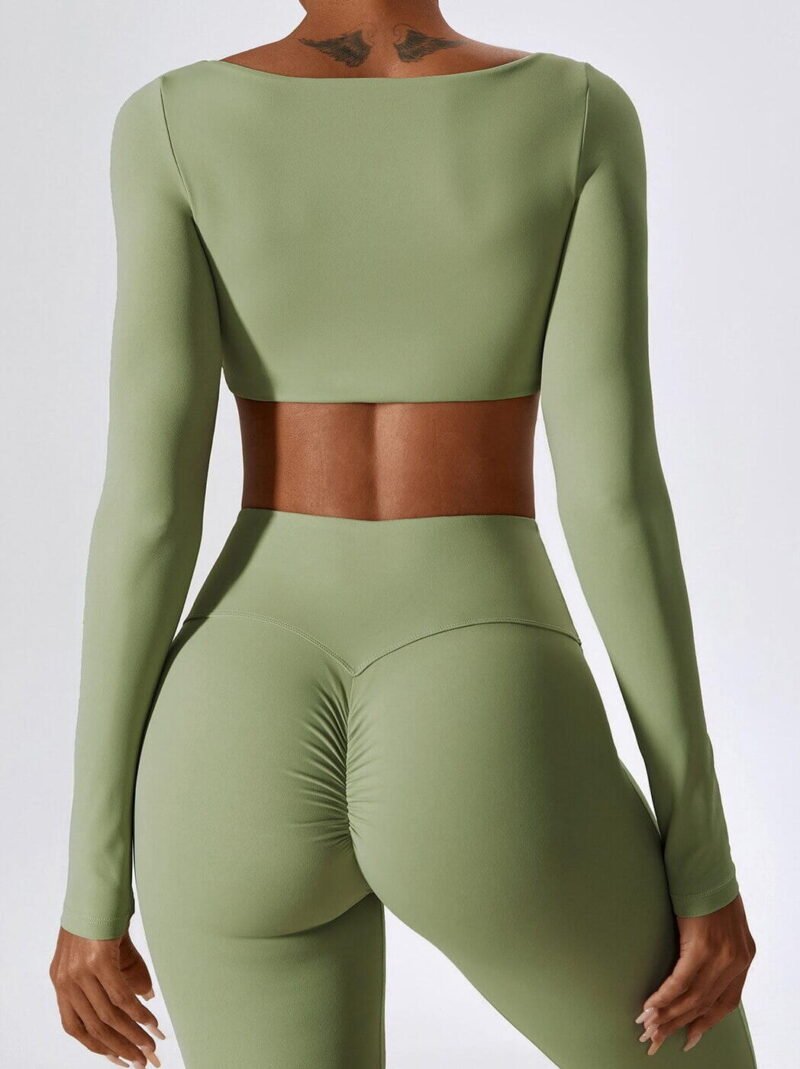 Flaunt Your Curves in This Sexy 2-Piece Long Sleeve Crop Top & High-Waist Scrunch Butt Flared Bottoms Pants Set!