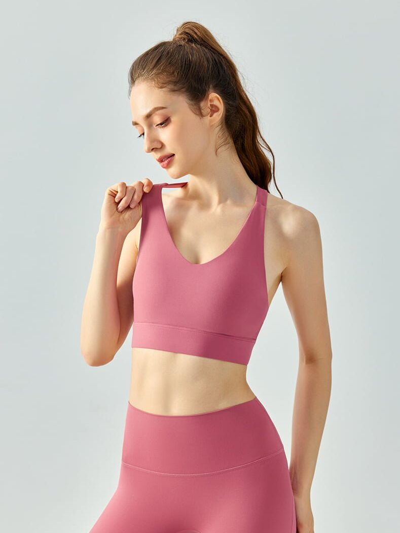 High-Performance Backless Sports Bra with Flattering Y-Line Cutout