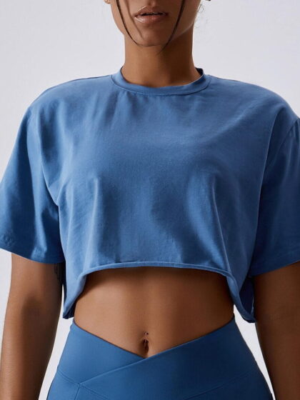 Luxurious Soft Cotton Loose Fit Yoga Crop Top - Perfect for Working Out and Feeling Good