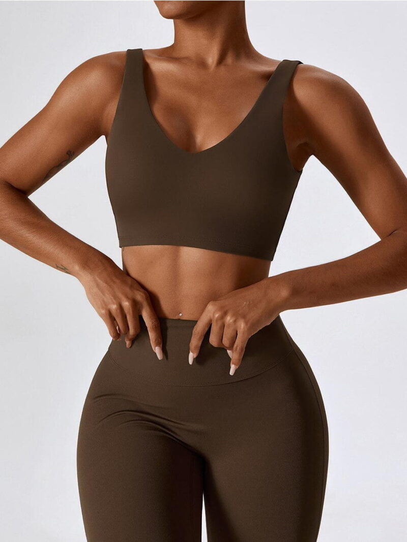 Seductive Backless Push-Up Sports Bra for a Flattering, Alluring Appearance