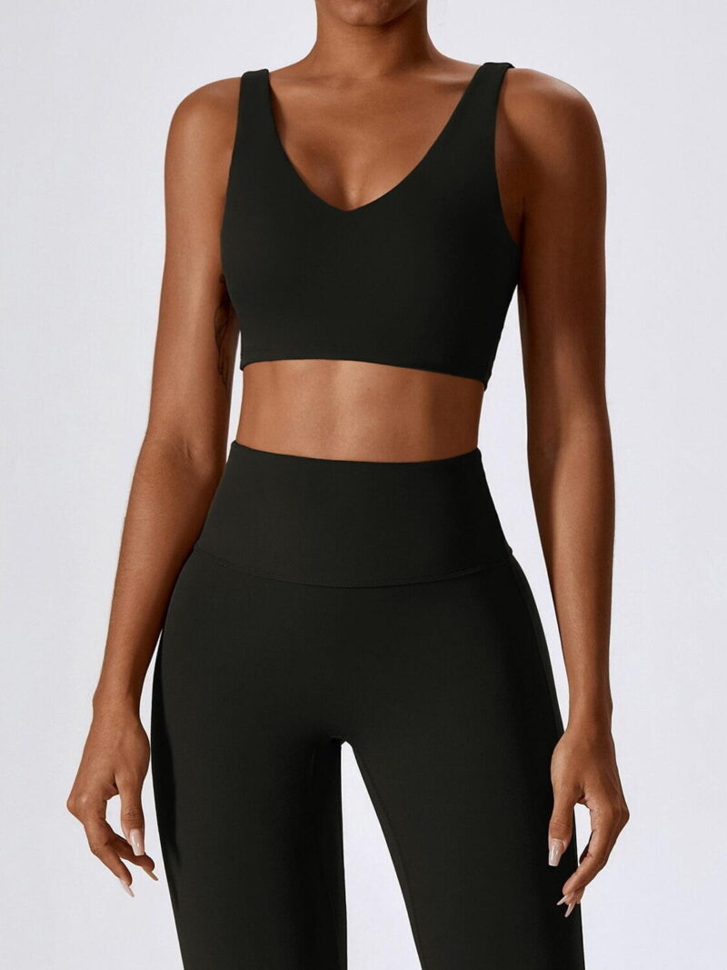 Sensational Push-Up Sports Bra: Get a Flattering Look with a Stylish Backless Design!