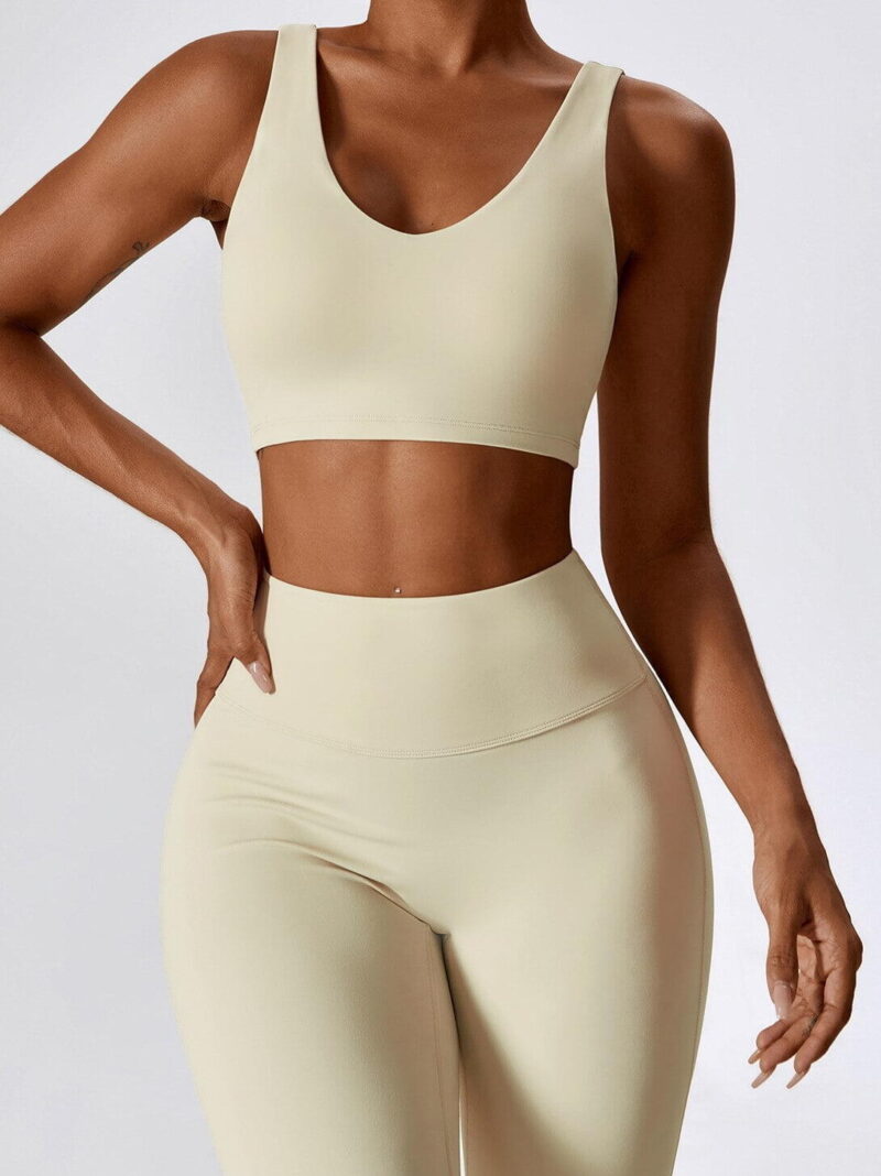 Sensual 2-Piece Push-Up Sports Bra & High-Waisted Flared Bottoms Pants Set - Perfectly Fitted for a Flattering Look!