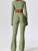Sensual Long-Sleeve Cropped Top with Supportive Built-In Bra - Perfect for Layering and Showcasing Your Feminine Figure!