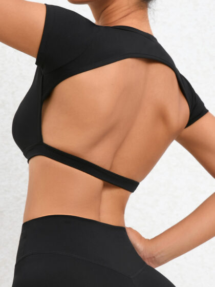 https://valueyoga.co/wp-content/uploads/2023/07/Sexy-Backless-Compression-Crop-Top-for-Athletic-Women--High-Performance-Workout-Top-with-Support-and-Style-e1689809290516-420x560.jpg