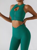 Sexy Ribbed Cut-Out Zipper Sports Bra & V-Waist Leggings Set - Perfect for Working Out!