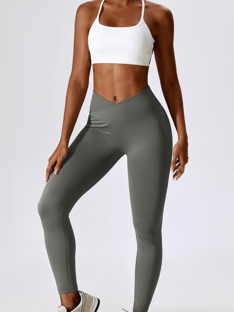 Slim-Fitting, High-Rise Contour Smiling Scrunch-Butt Leggings Version 2 - Feel Confident and Flaunt Your Curves!