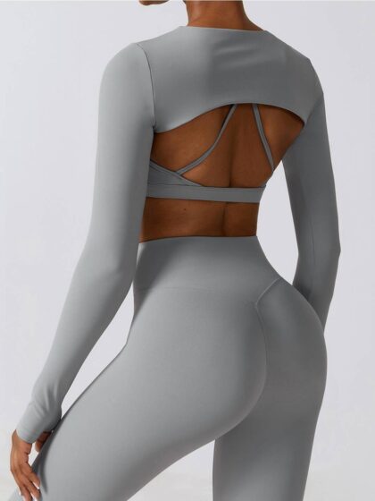 Athletic Perfection: 2-Piece Cover-Up Outerwear & Push-Up Halter Sports Bra for Maximum Performance