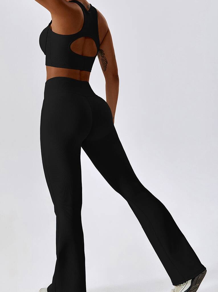 Be Bold and Beautiful in these Ribbed V-Waist Wide-Leg Leggings with Scrunchy Booty Detail - Perfect for Every Day!